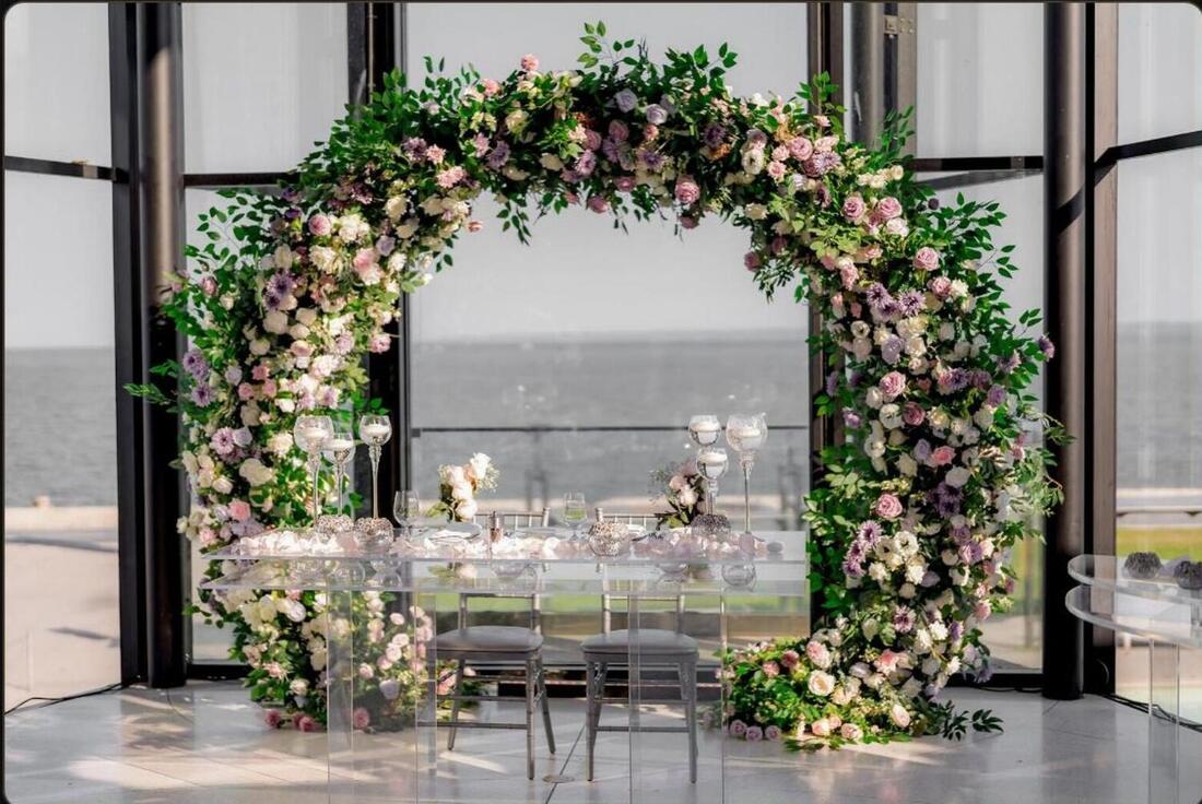 Sculptural floral wedding environment